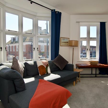 Beautiful Large 3-Bed Coastal Flat With Parking. Apartment Frinton-on-Sea Exterior photo
