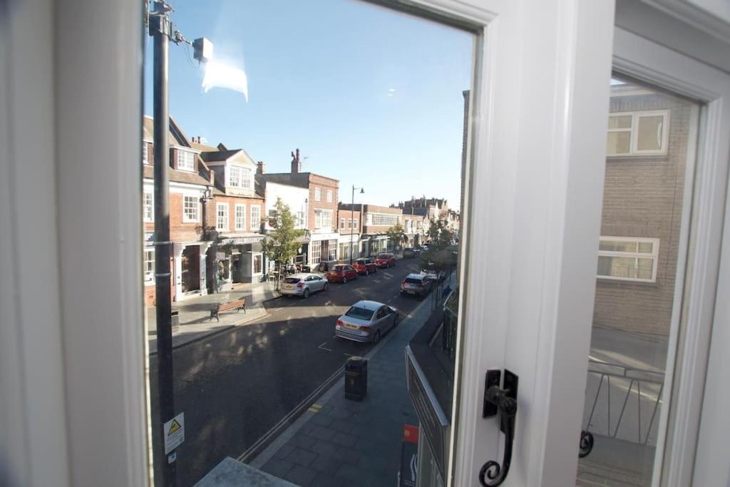 Beautiful Large 3-Bed Coastal Flat With Parking. Apartment Frinton-on-Sea Exterior photo