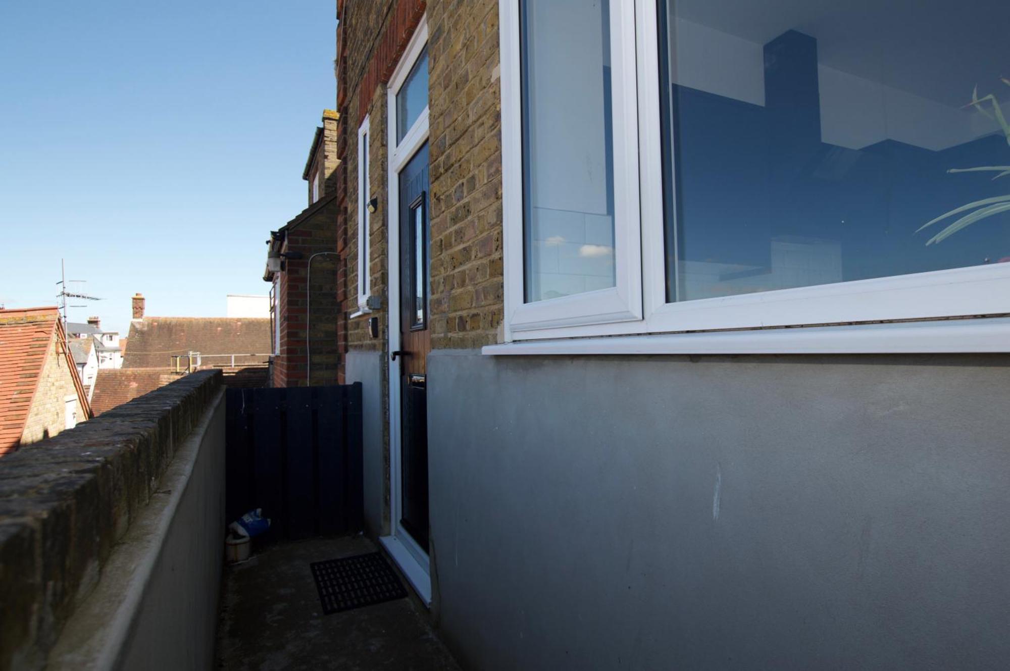 Beautiful Large 3-Bed Coastal Flat With Parking. Apartment Frinton-on-Sea Exterior photo